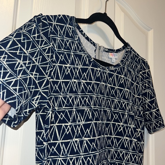 Dress - Picture 7 of 8